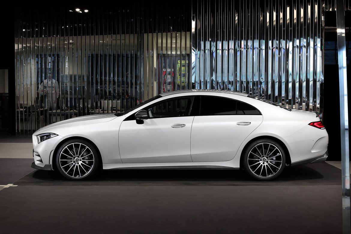 Hodoor Performance Carbon Fiber Threshold Pads for Mercedes CLS-class C257