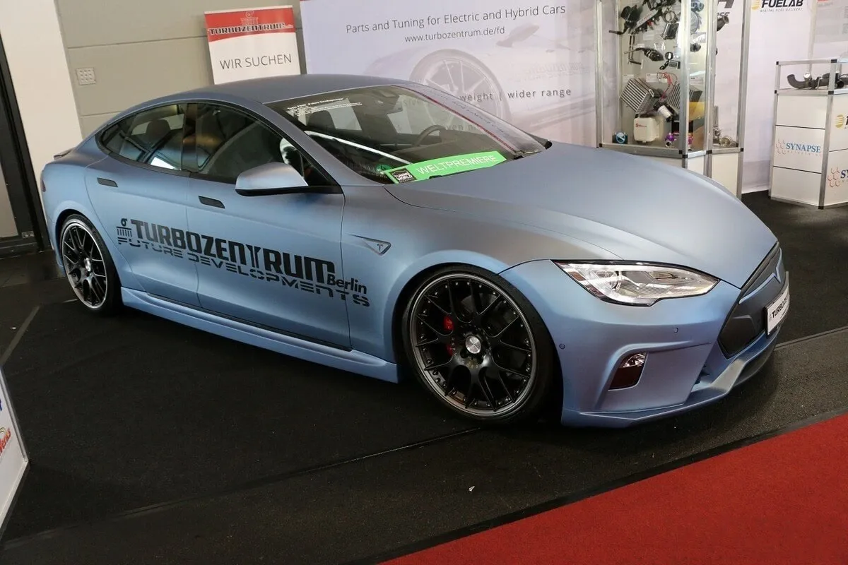 Unplugged Performance Side Skirt Set for Tesla Model S new model