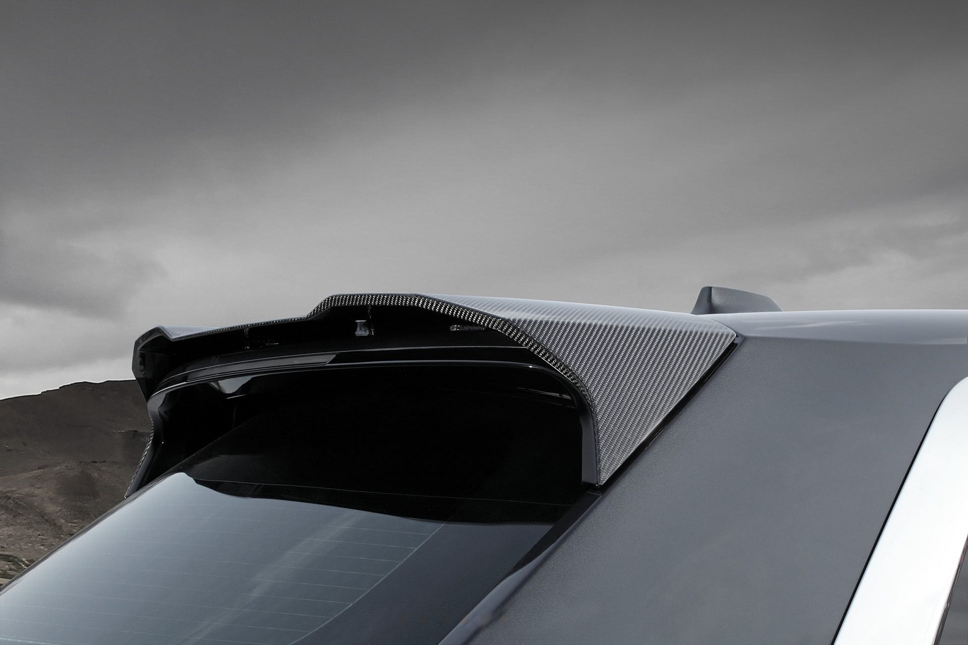 Hodoor Performance Carbon fiber Roof Spoiler – Exposed for Rolls Royce