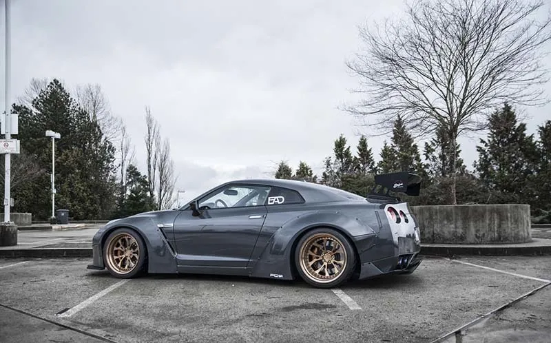 images-products-1-5243-232969339-nissangtrlibertywalkpurlg025.jpg