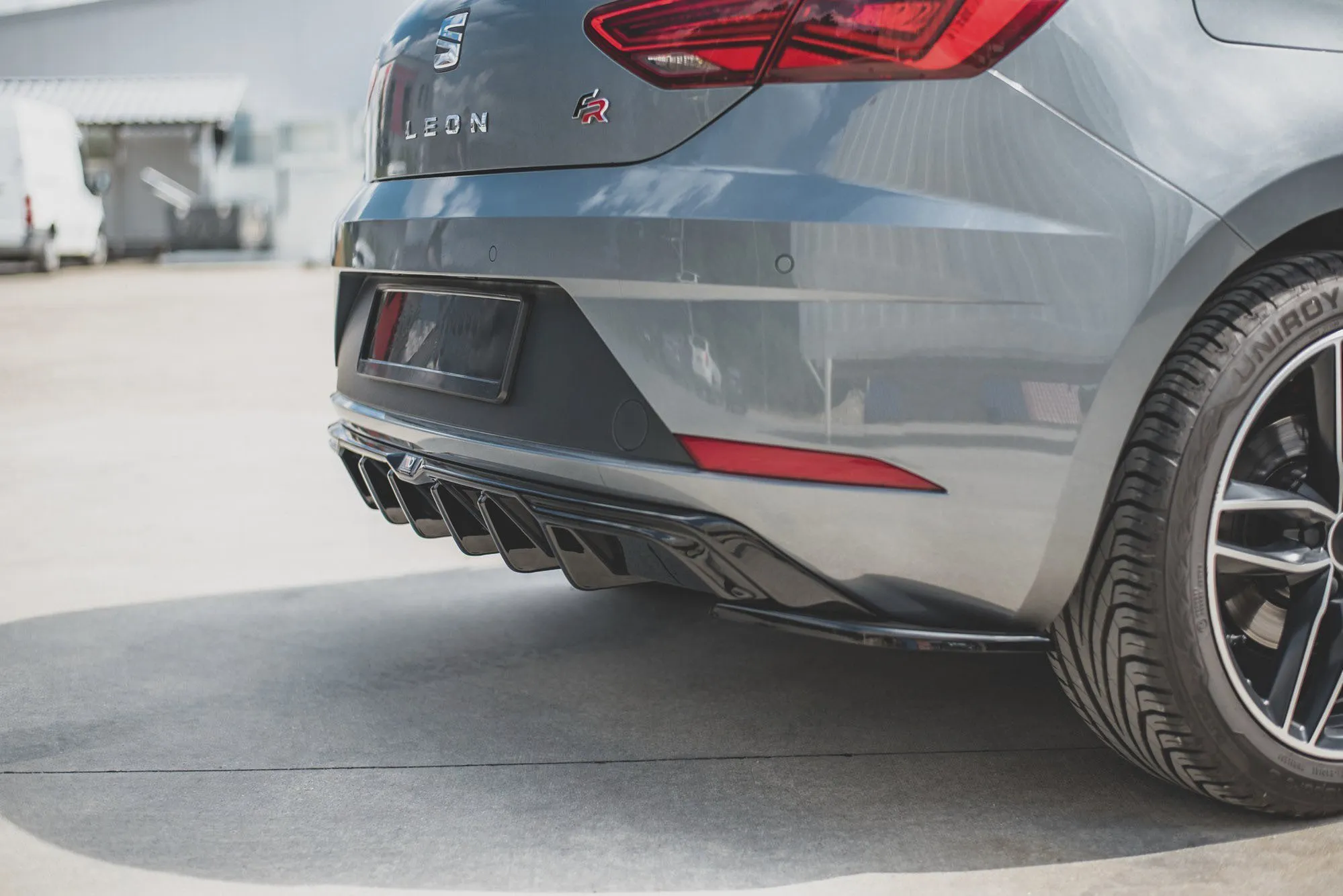 Maxton Design REAR VALANCE FOR  SEAT LEON MK3 FR new style