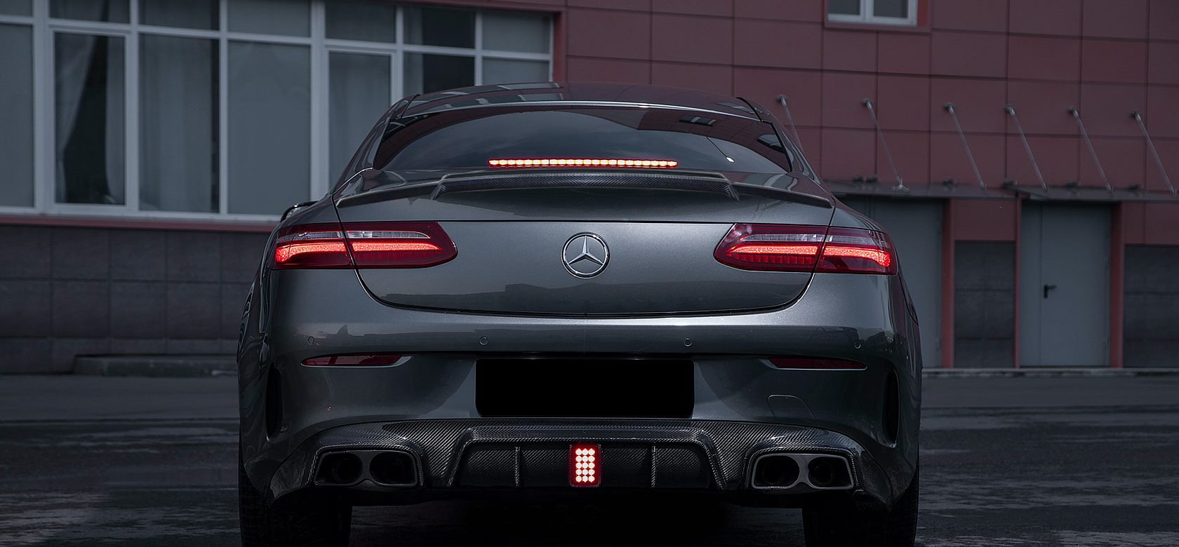 Carbon Fiber Spoiler on the trunk of  for Mercedes E-class Coupe