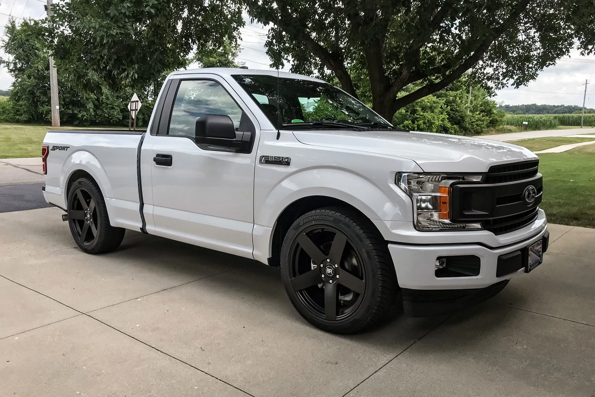 Black Rhino Everest light alloy wheels