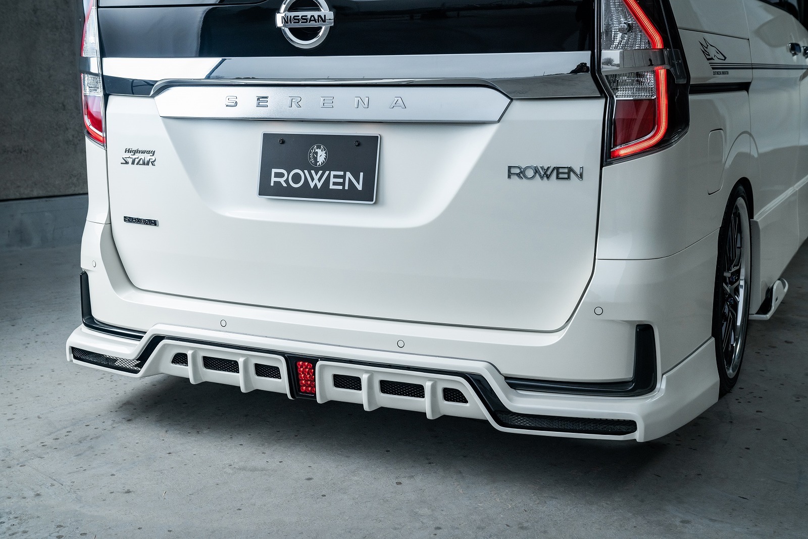 Rowen body kit for NISSAN / INFINITI SERENA Highway STAR carbon