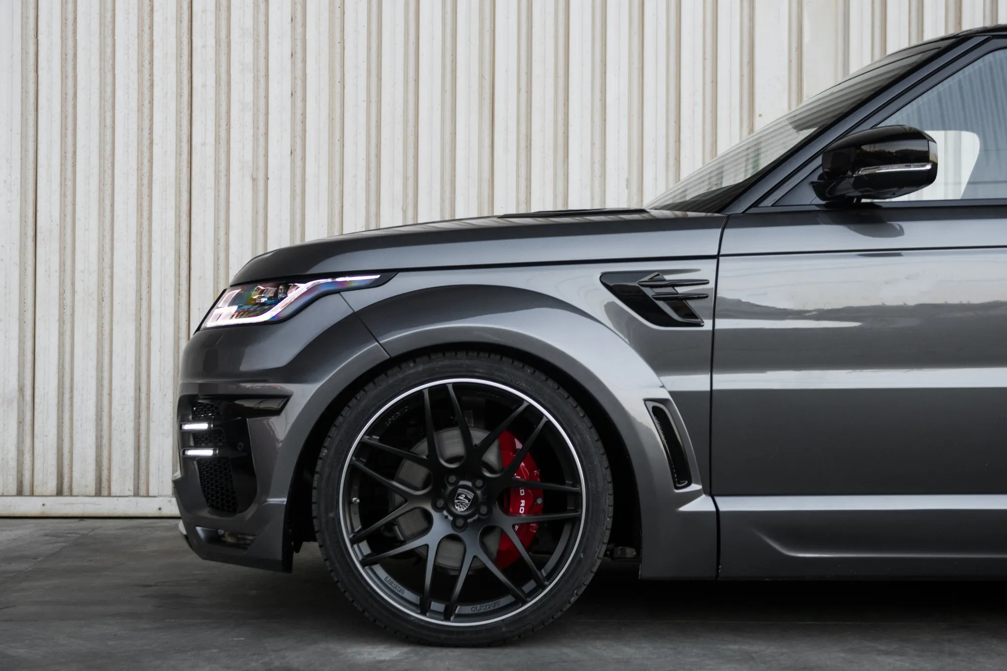 Check our price and buy Lumma CLR RS 2018 body kit for Land Rover Range Rover Sport