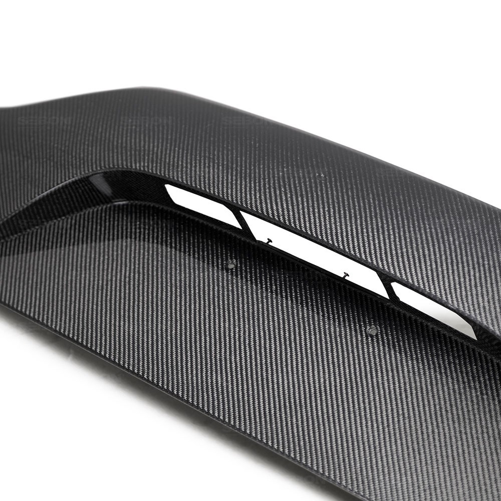 SEIBON OEM-STYLE CARBON FIBER TRUNK GARNISH FOR  KIA STINGER new style