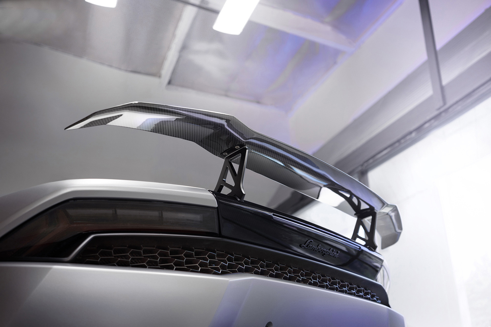 Vorsteiner Nero body kit for Lamborghini Huracan Verona latest model