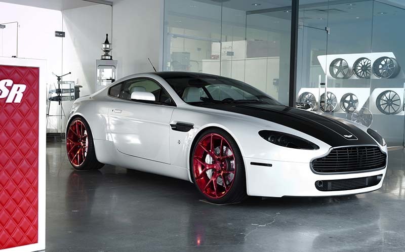 images-products-1-6036-232970132-astonmartinvantagepur4our06.jpg