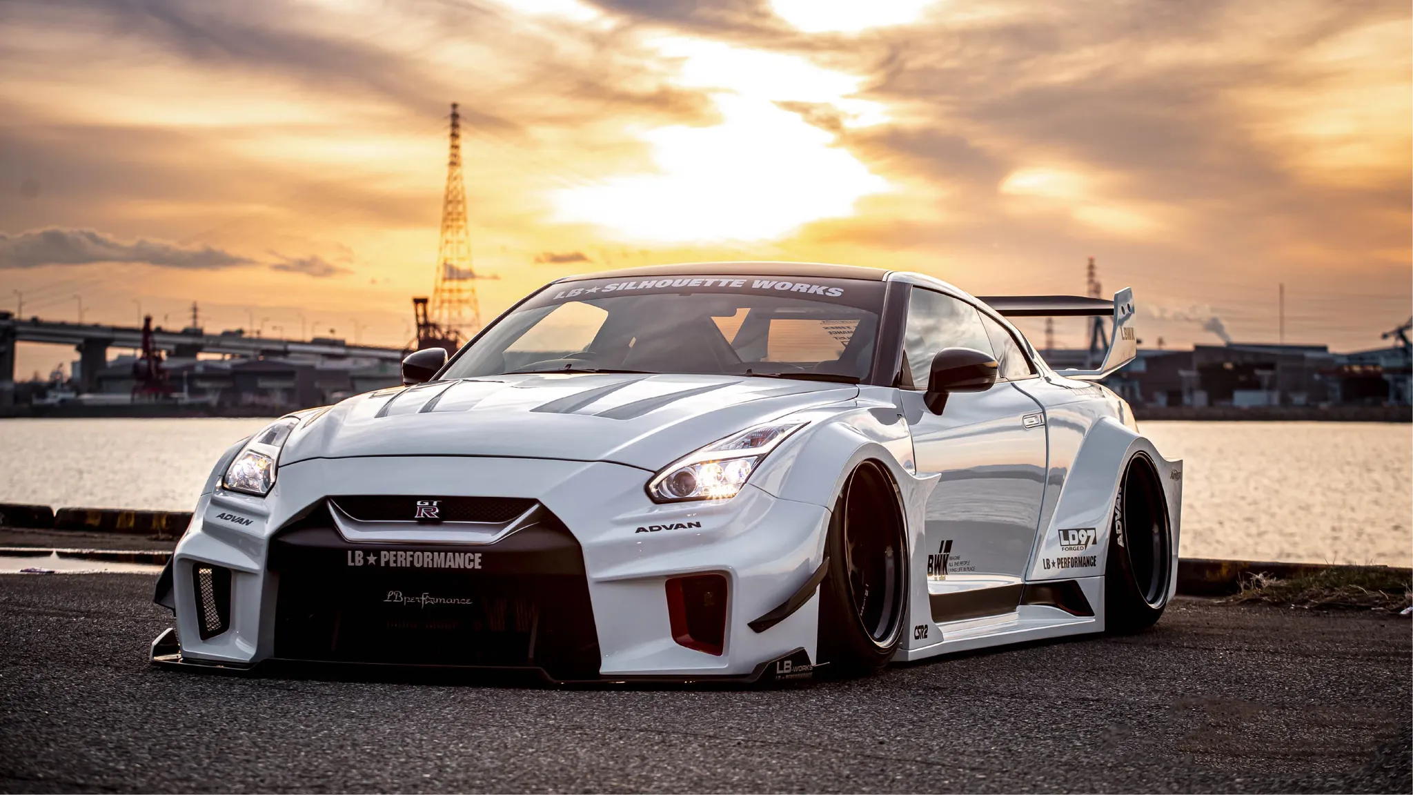 Liberty Walk  Silhouette body kit for Nissan 35GT-RR new model