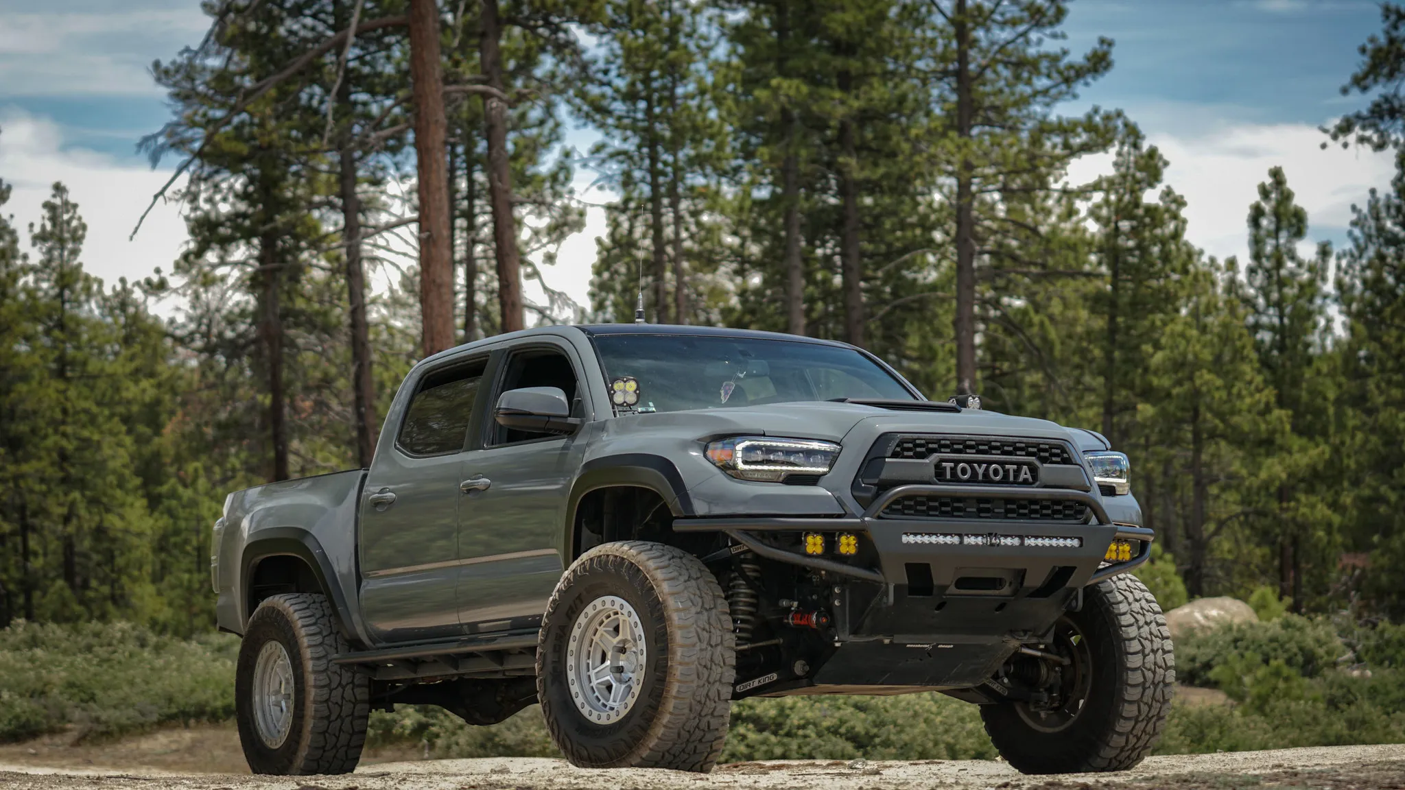 Black Rhino Reno Beadlock forged wheels