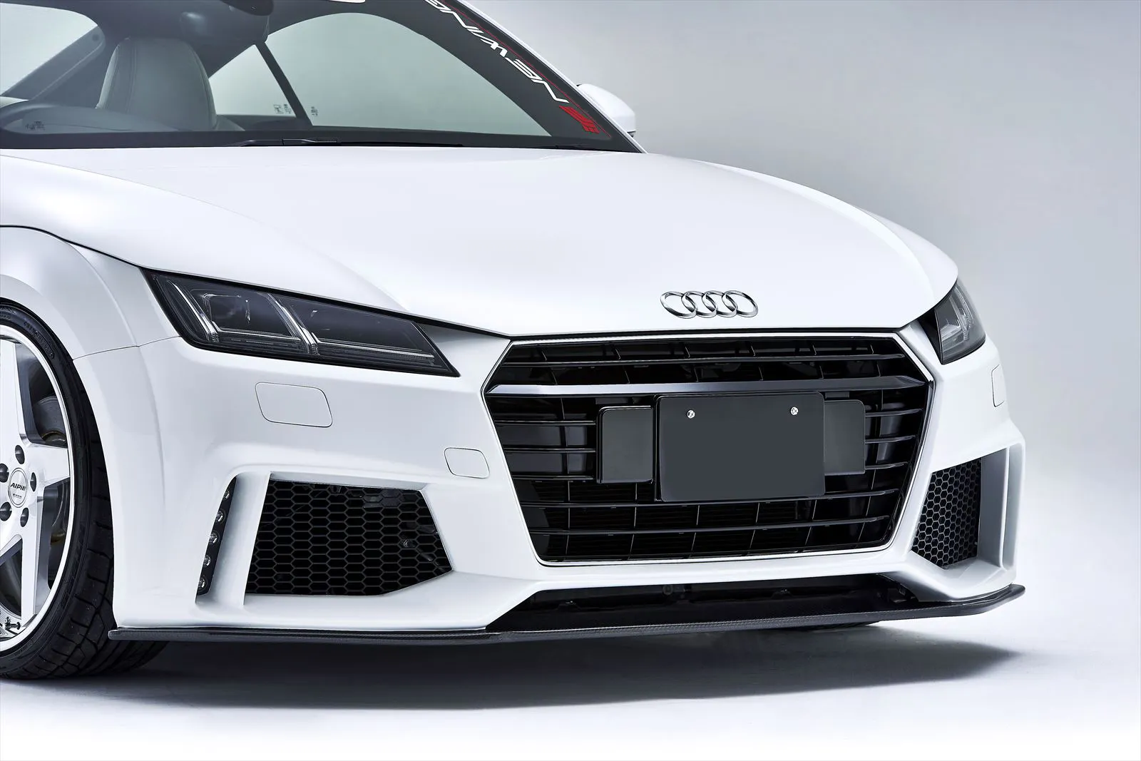NEWING Bodi Kit for Audi TT Alpil carbon fiber