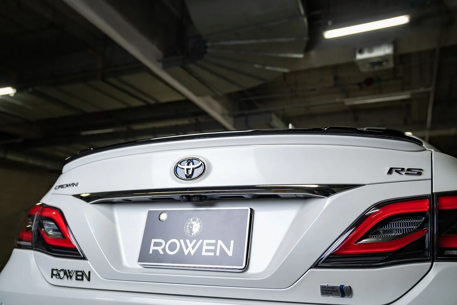 Rowen body kit for Toyota 220 CROWN RS carbon
