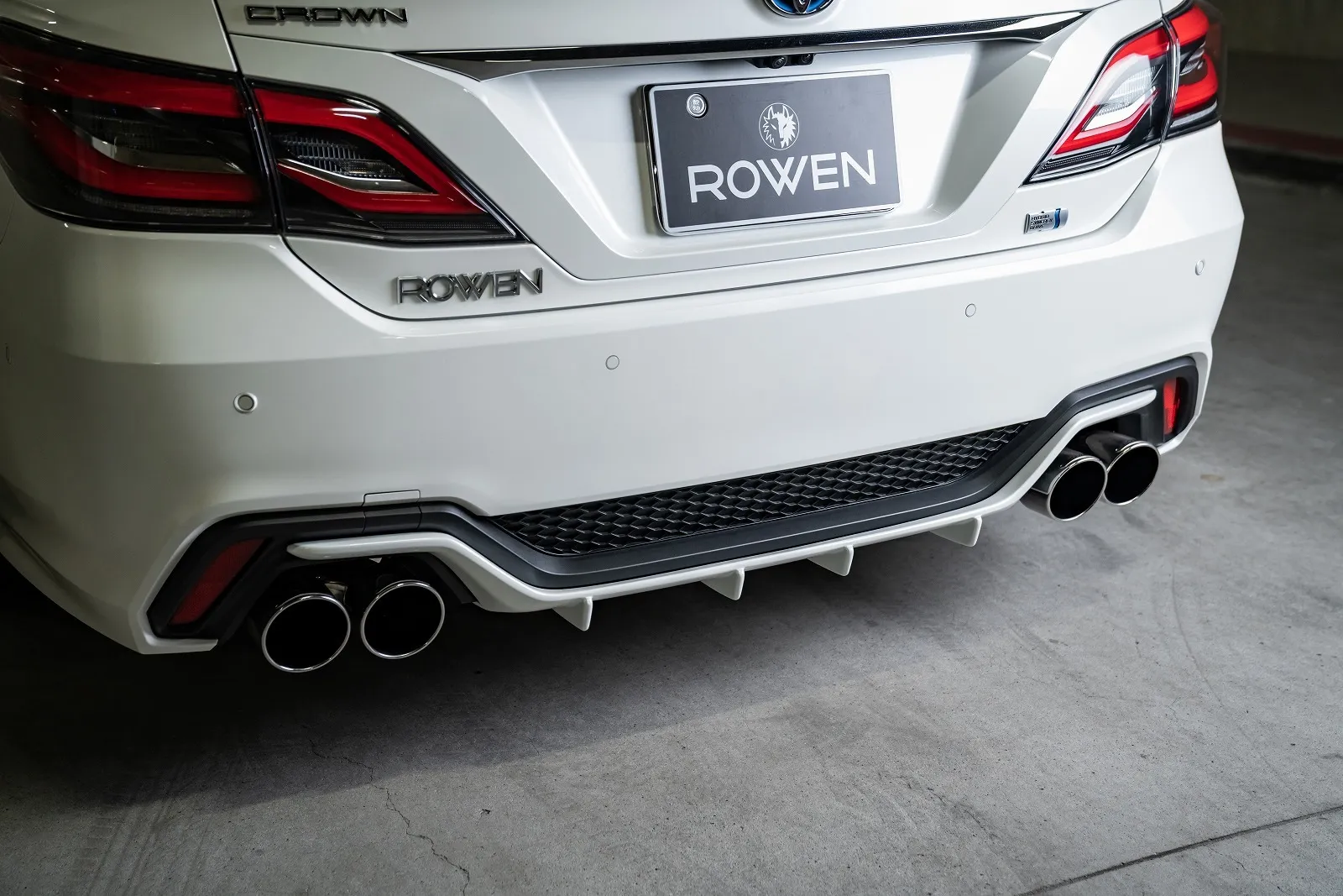 Rowen body kit for Toyota 220 CROWN RS carbon