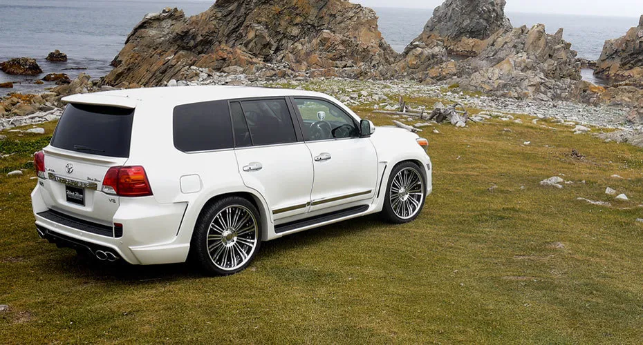 Check our price and buy Wald Black Bison body kit for Toyota Land Cruiser 200!