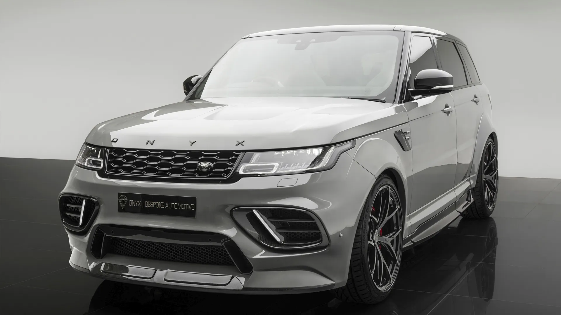 Check our price and buy Onyx body kit for Land Rover Range Rover SVR-X