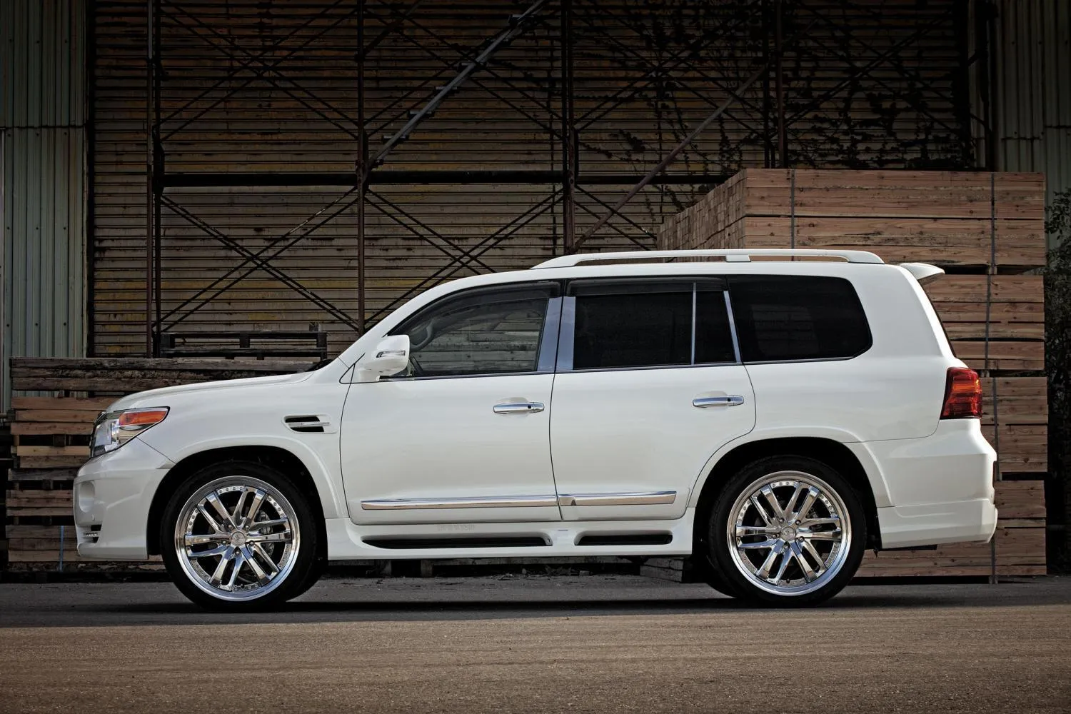 images-products-1-6404-233003268-WORK-LS-BRIGHTRING-SUV-5.jpg