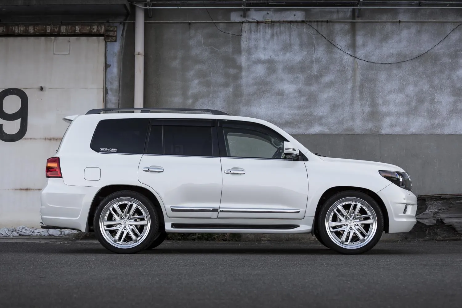 images-products-1-6411-233003275-WORK-LS-BRIGHTRING-SUV-9.jpg