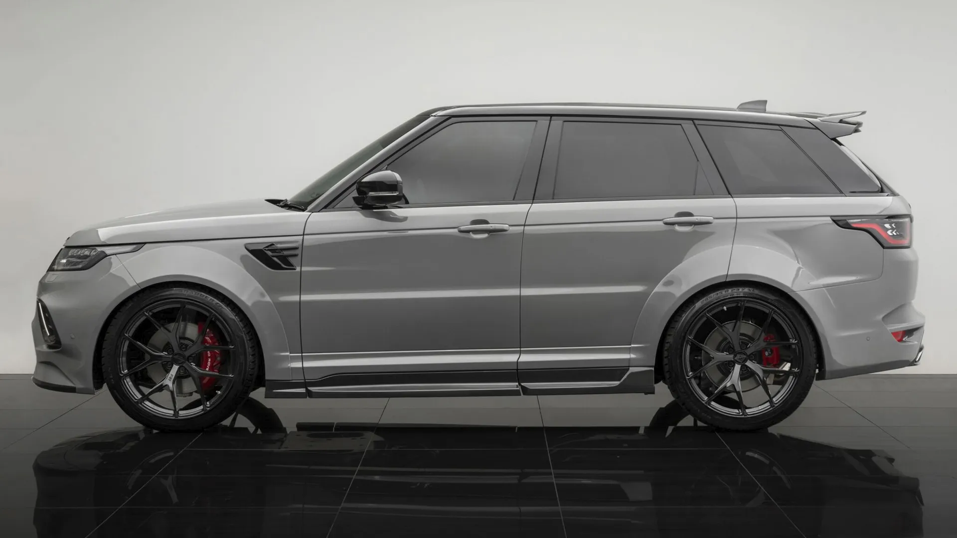 Check our price and buy Onyx body kit for Land Rover Range Rover SVR-X