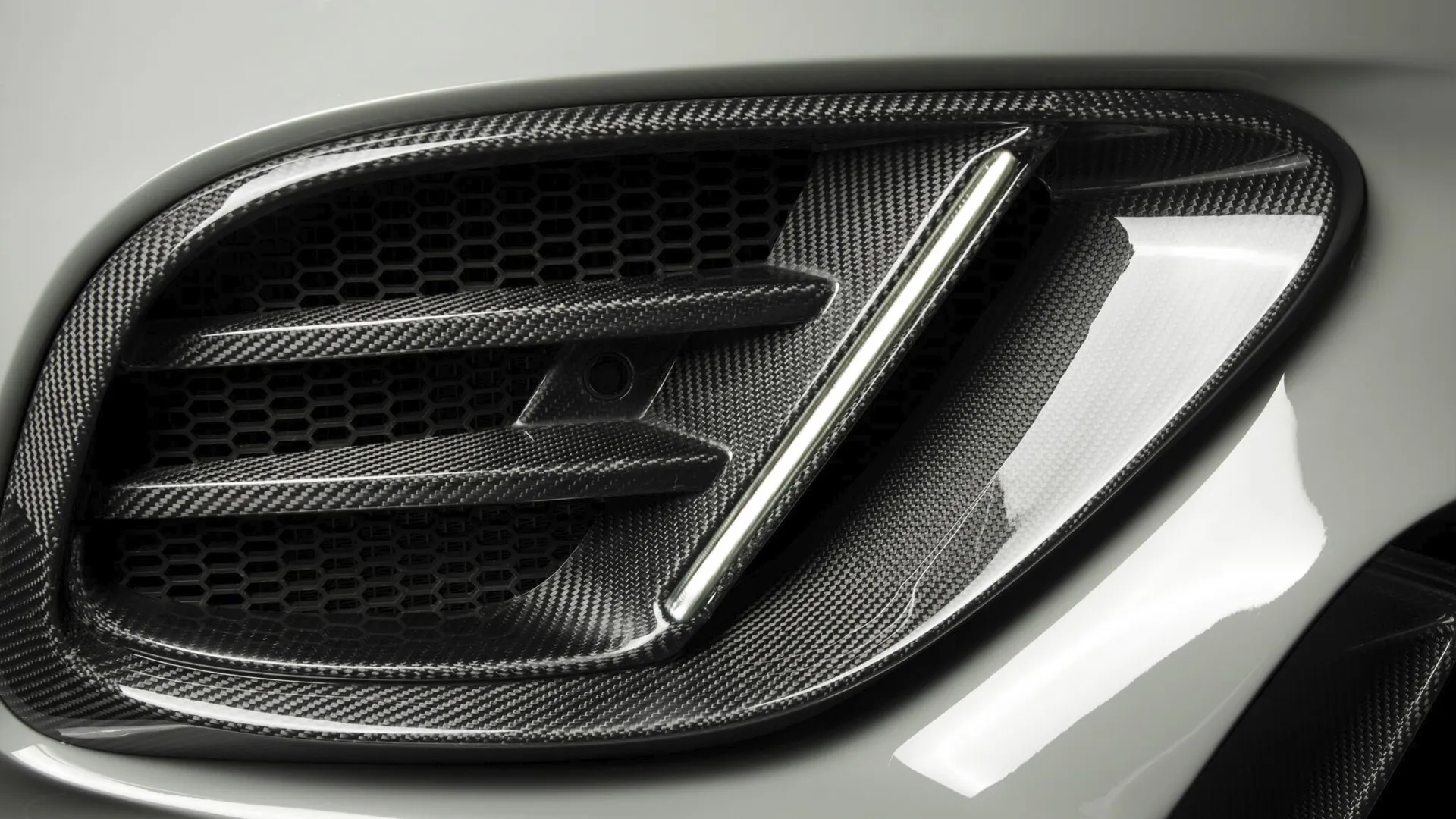 Check our price and buy Onyx body kit for Land Rover Range Rover SVR-X