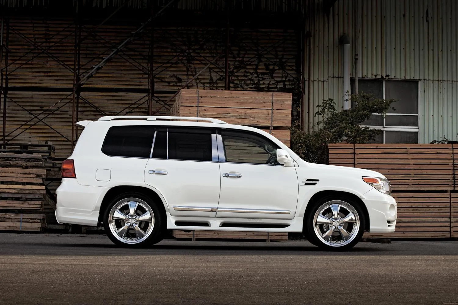 images-products-1-6587-233003451-WORK-LS-JUBILEE-SUV-5.jpg