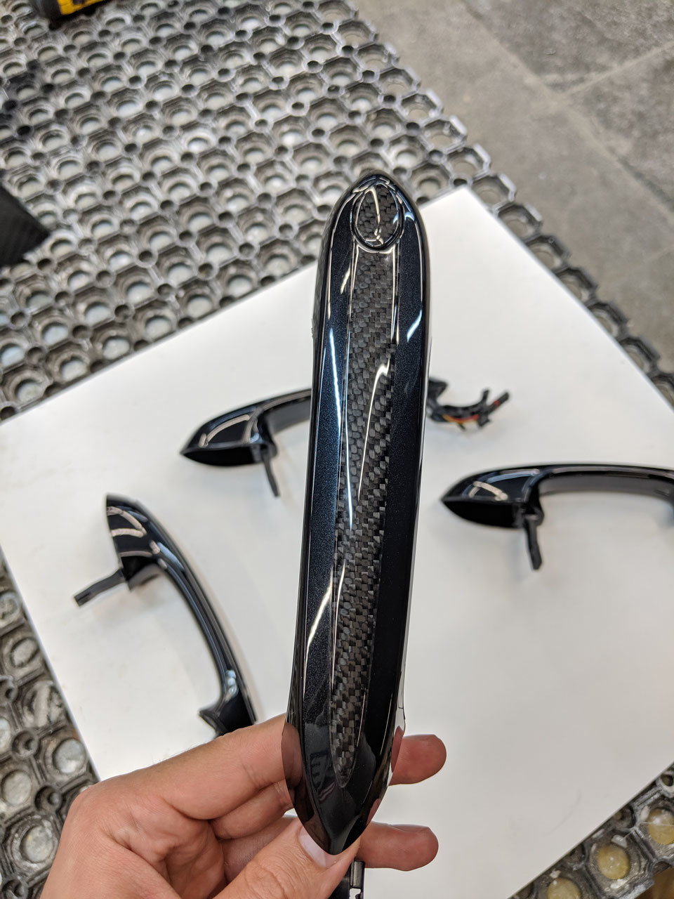 Carbon inserts in door handles BMW X5 G05 2019