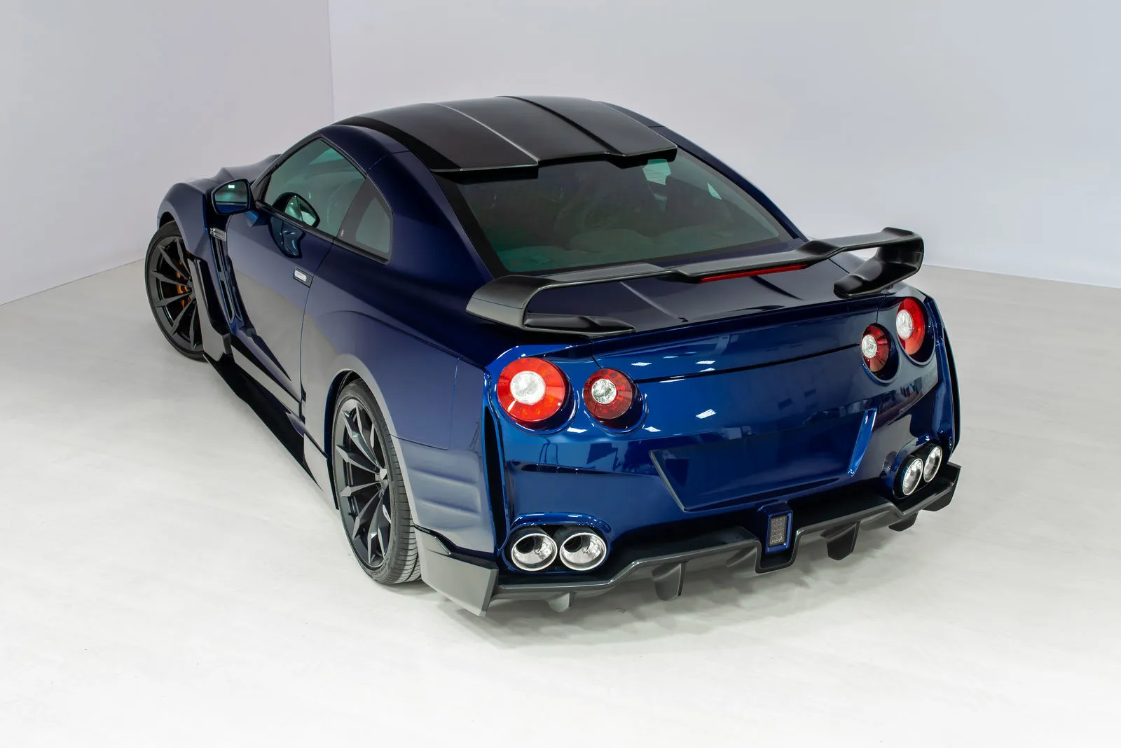 Check our price and buy SCL Performance Global body kit for Nissan GT-R Gojira!
