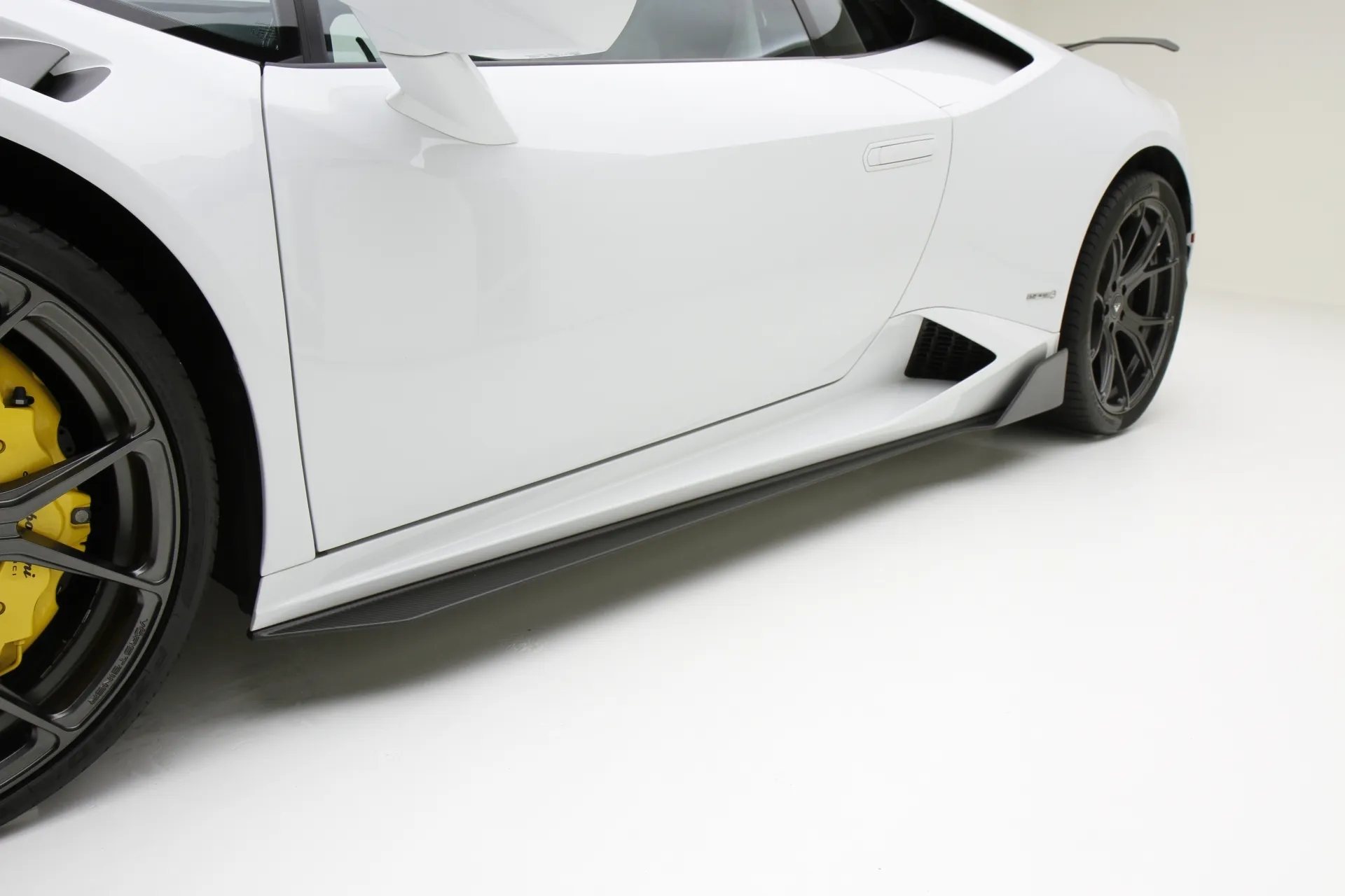 Vorsteiner Nero body kit for Lamborghini Huracan Novara