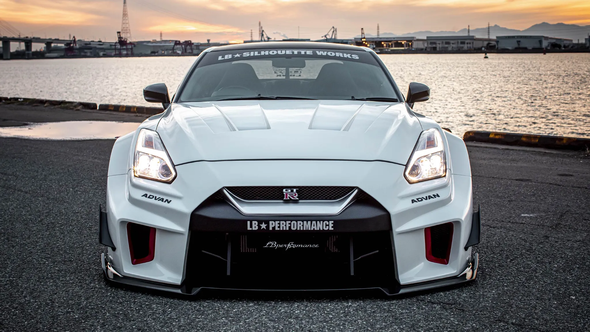 Liberty Walk  Silhouette body kit for Nissan 35GT-RR latest model
