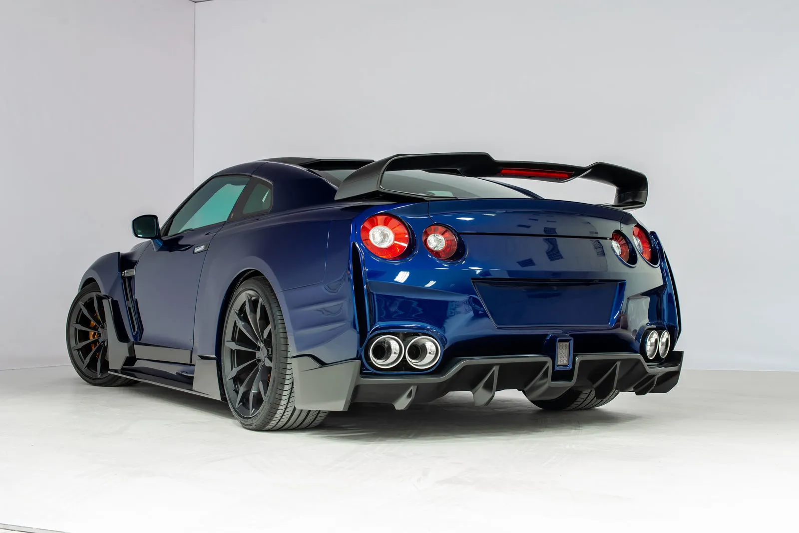 Check our price and buy SCL Performance Global body kit for Nissan GT-R Gojira!