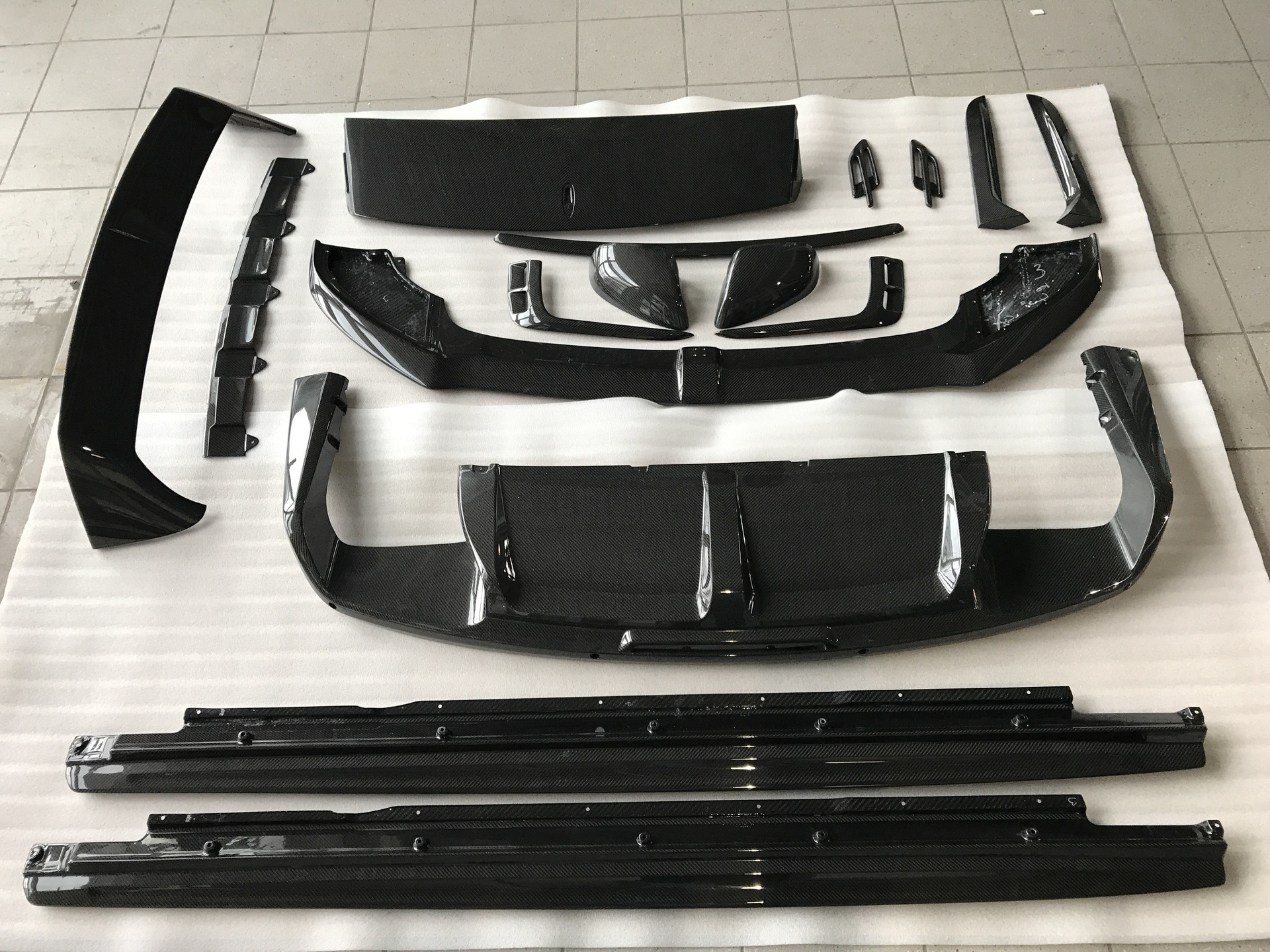 Check price and buy Carbon Fiber Body kit set for Bentley Bentayga