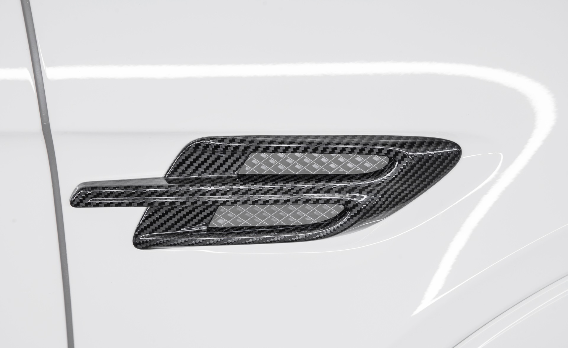 Hodoor Performance Carbon fiber fender air intakes for Bentley Bentayga 