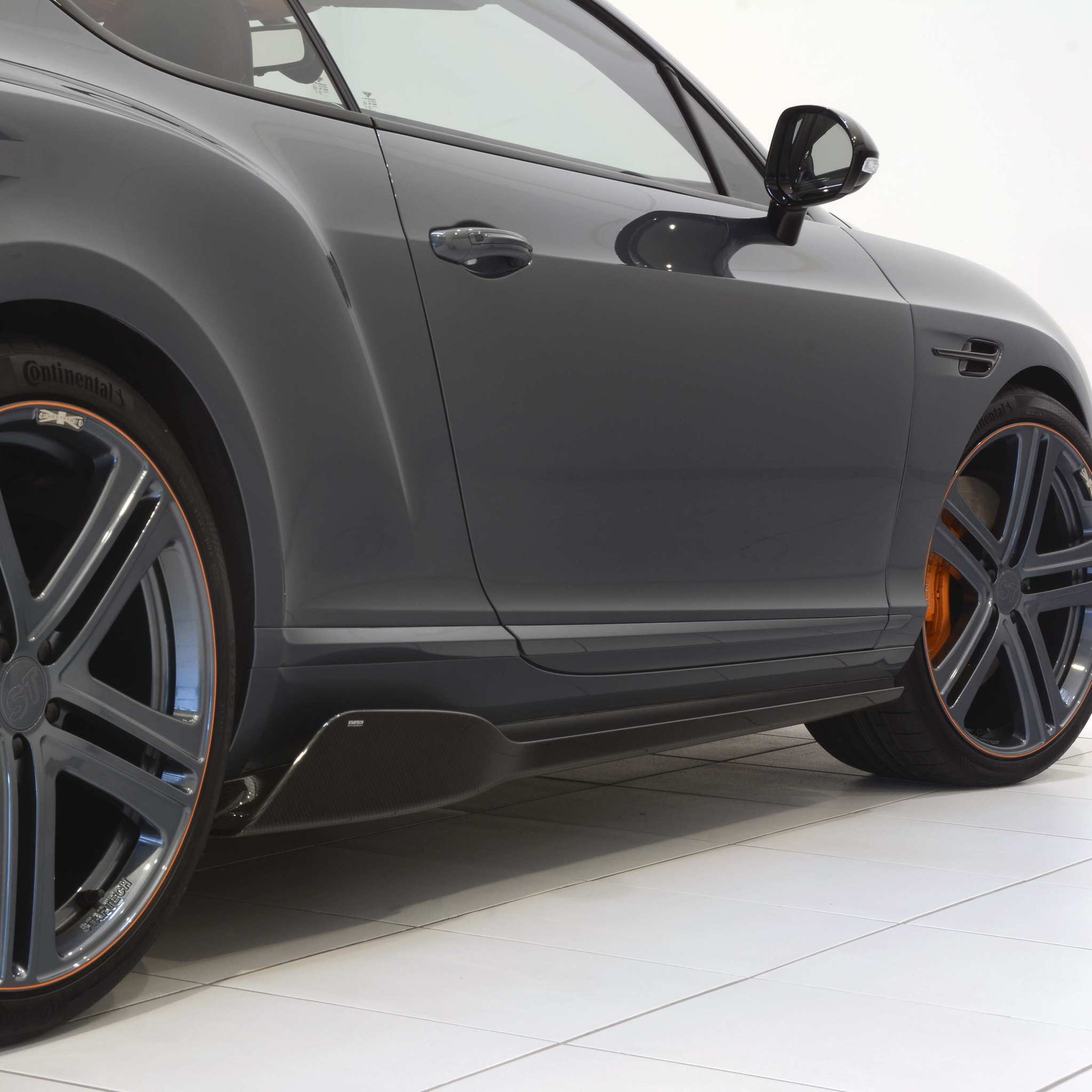 Carbon fiber door sill linings Startech Style for Bentley Continental