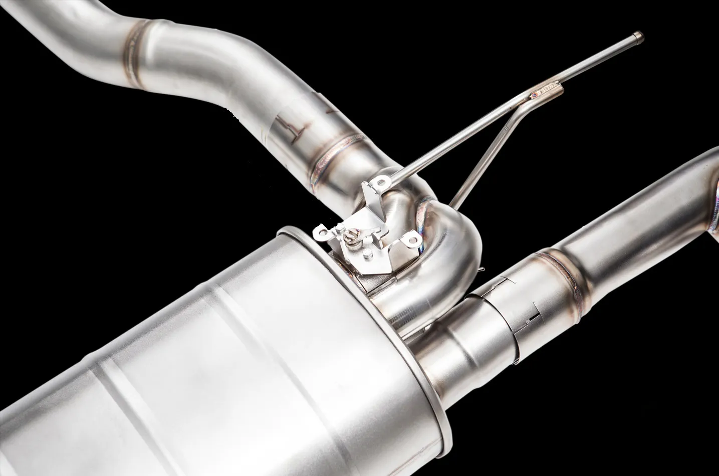 IPE exhaust system for BMW 520i / 530i (G30 G31)
