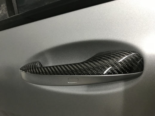 Hodoor Performance Carbon fiber inserts in the door handles for Mercedes AMG-GTS