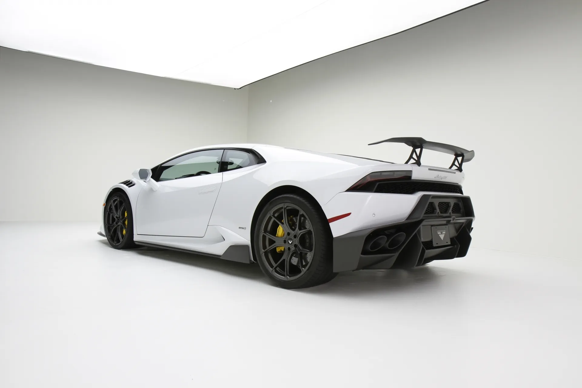 Vorsteiner Nero body kit for Lamborghini Huracan Novara