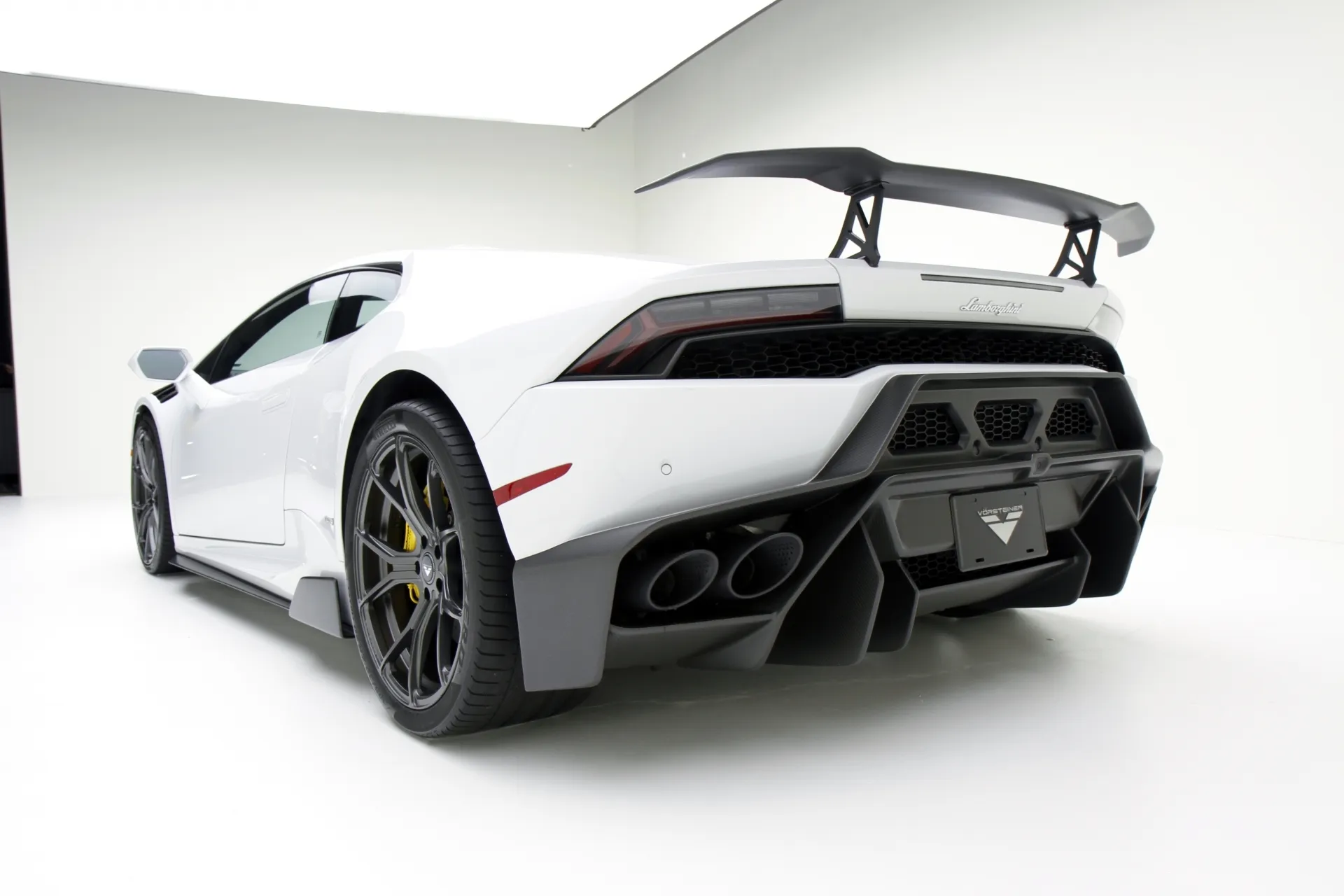 Vorsteiner Nero body kit for Lamborghini Huracan Novara