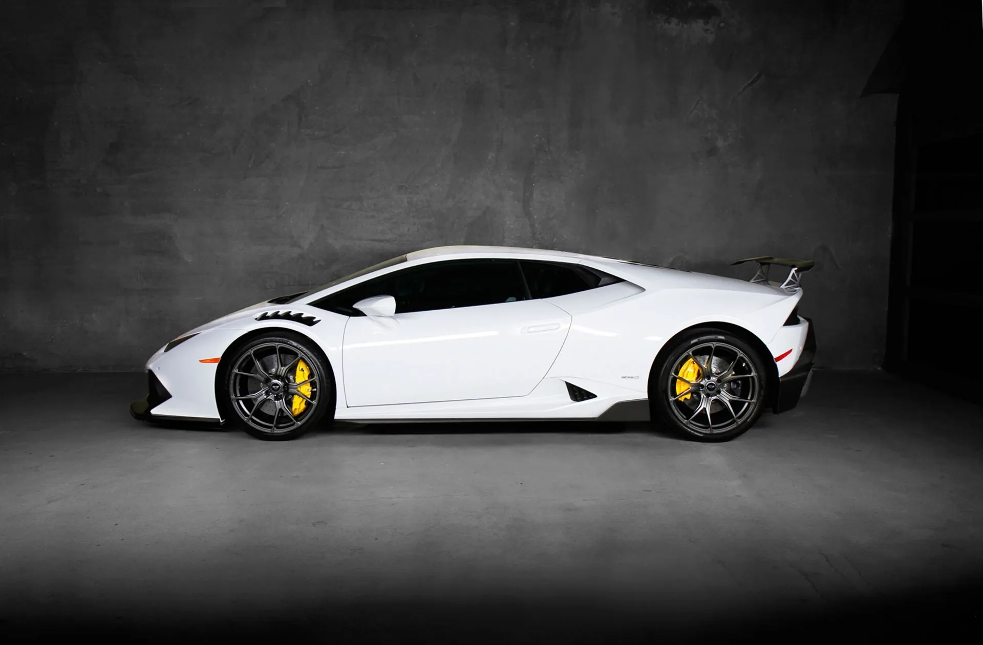 Vorsteiner Nero body kit for Lamborghini Huracan Novara