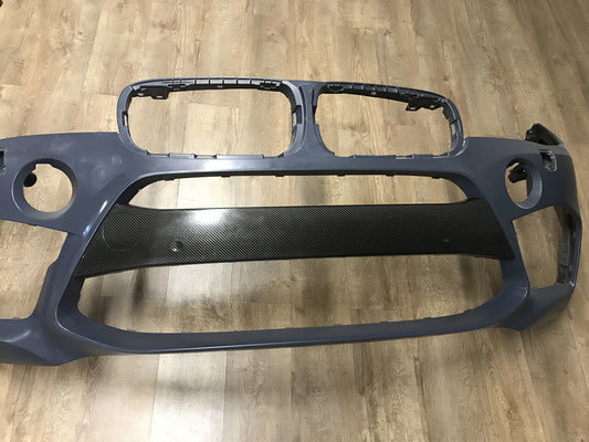 Hodoor Performance Carbon fiber pad on the central part of the front bumper for the BMW X5M F85