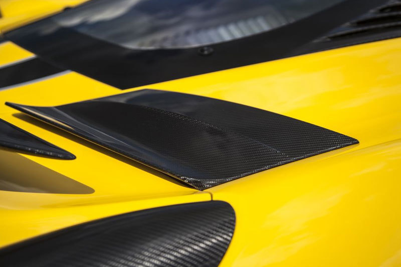 Hodoor Performance Carbon fiber engine side ventilation lower pads for Ferrari 458 Speciale