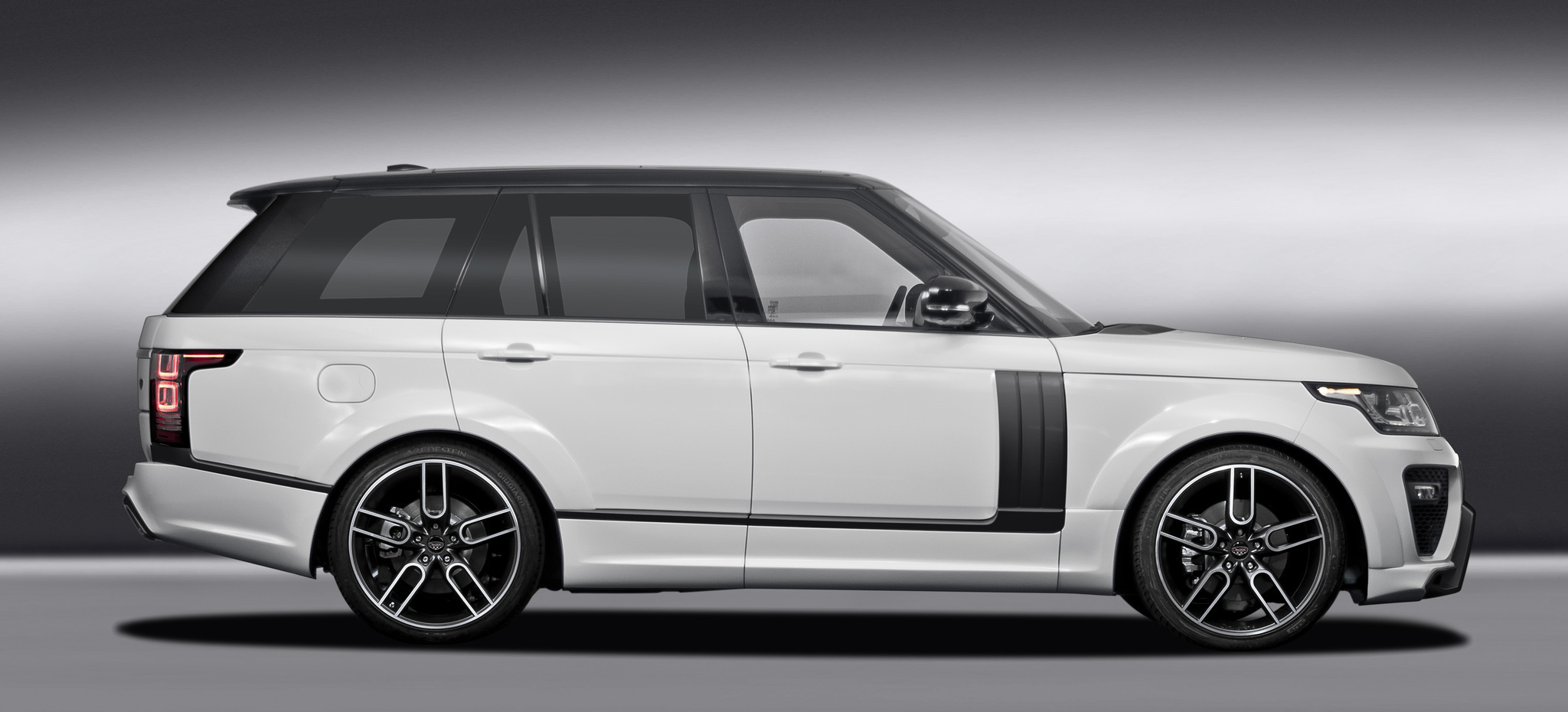images-products-1-7454-232987934-2016_Land_Rover_Range_Rover_Vogue_SDV8_by_Caractère_002_5277.jpg