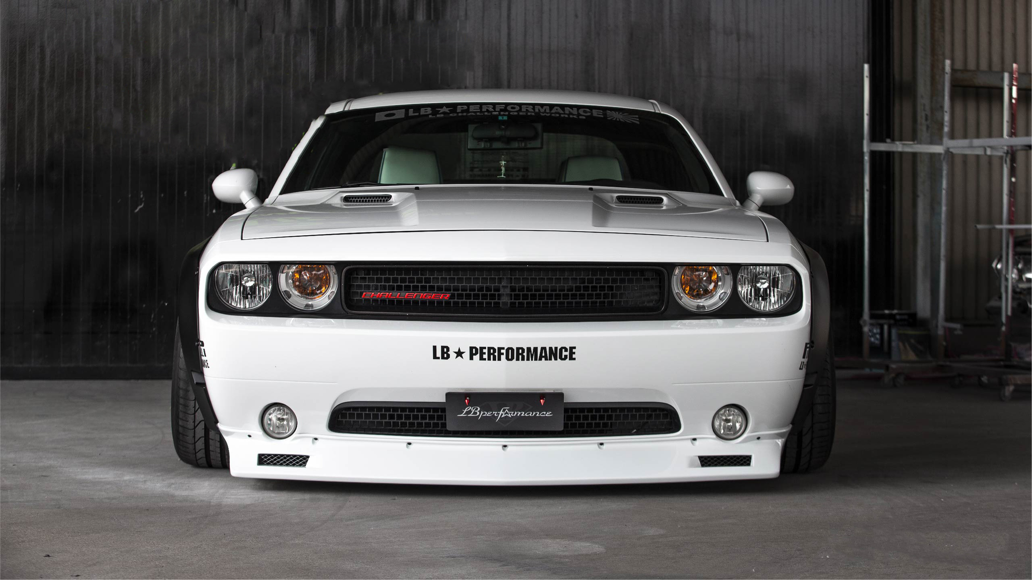 Dodge Challenger занижение