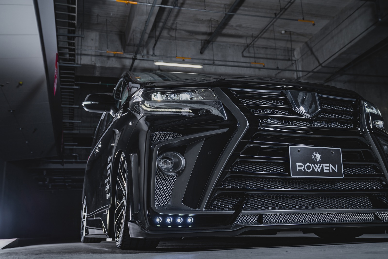 Rowen body kit for Toyota 30 ALPHARD RR S new model