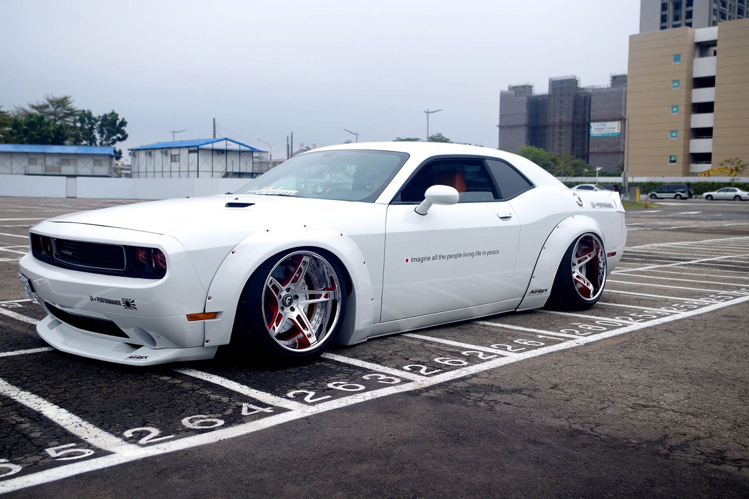 Dodge Challenger обвес Liberty walk