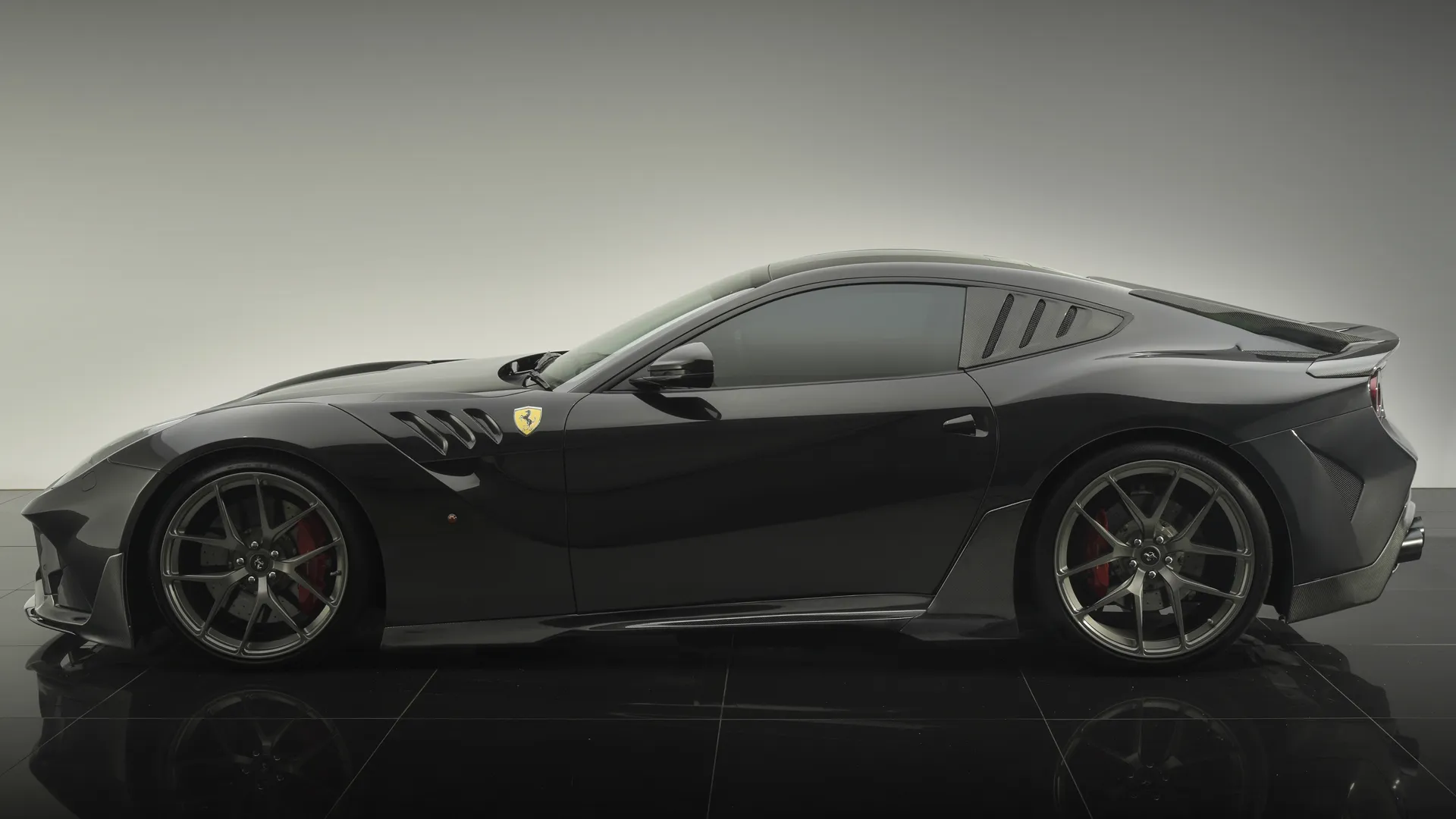 Check our price and buy Onyx body kit for Ferrari F12 berlinetta