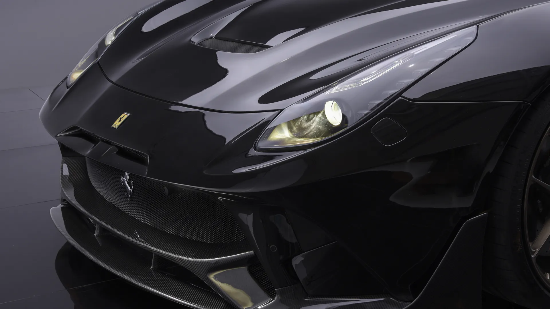 Check our price and buy Onyx body kit for Ferrari F12 berlinetta