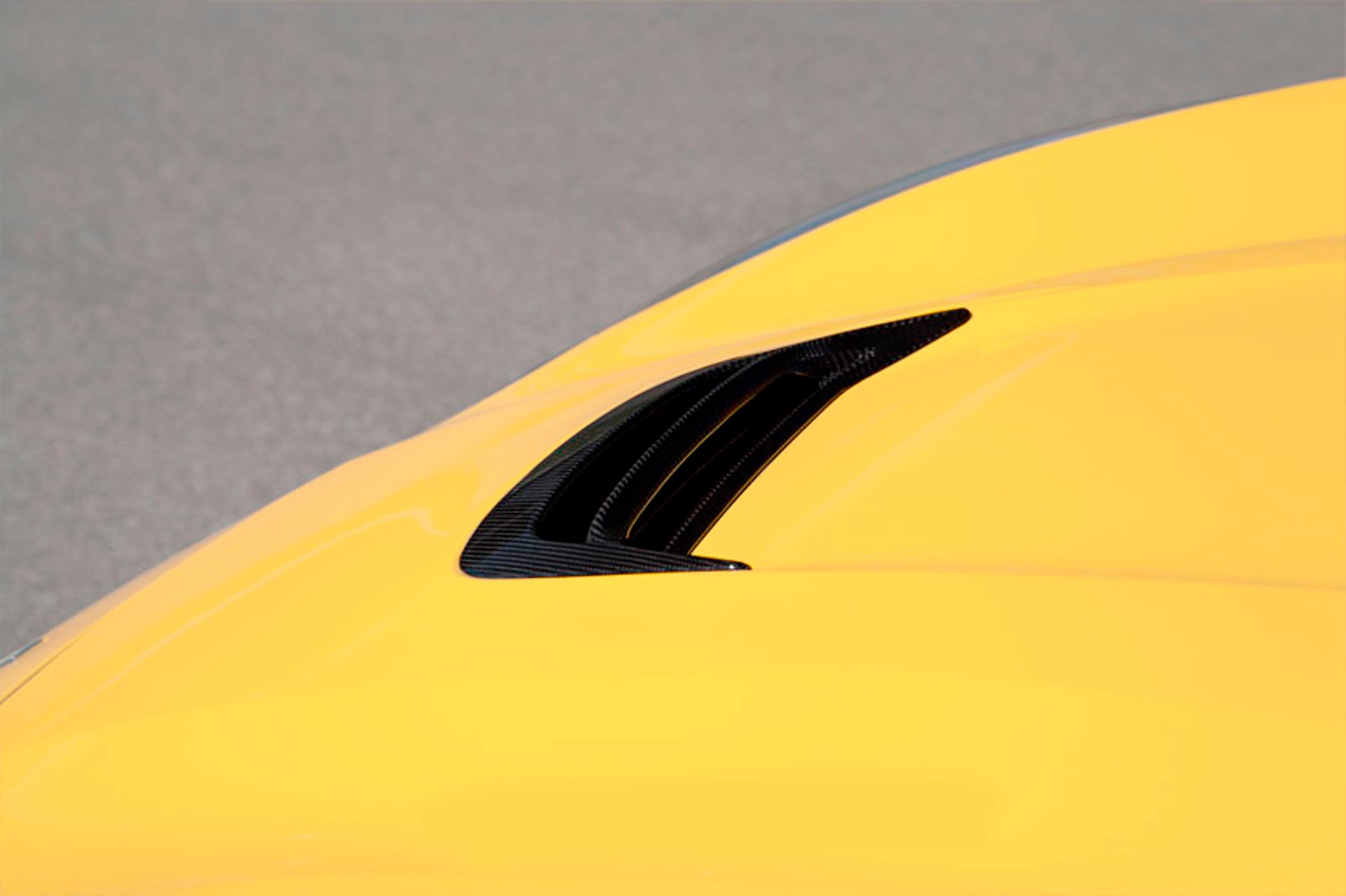 Hodoor Performance Carbon fiber insert in the Central air intake of the hood Novitec Style for Ferrari F12 Berlinetta