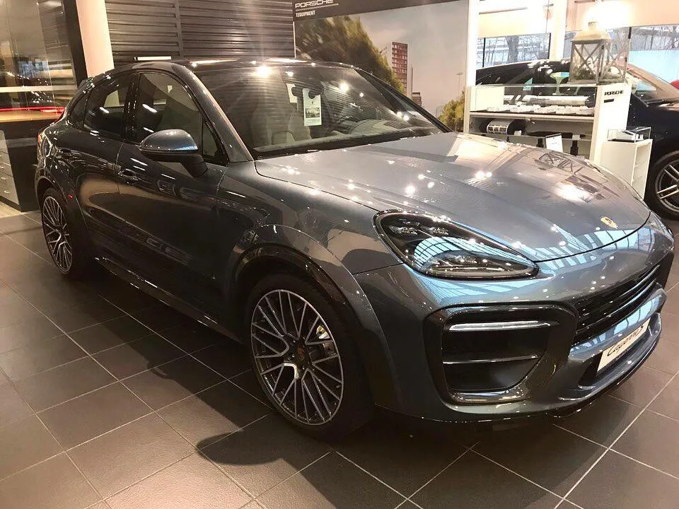 Check price and buy MTR Design Wide Body Carbon Fiber kit for Porsche Cayenne Coupe
