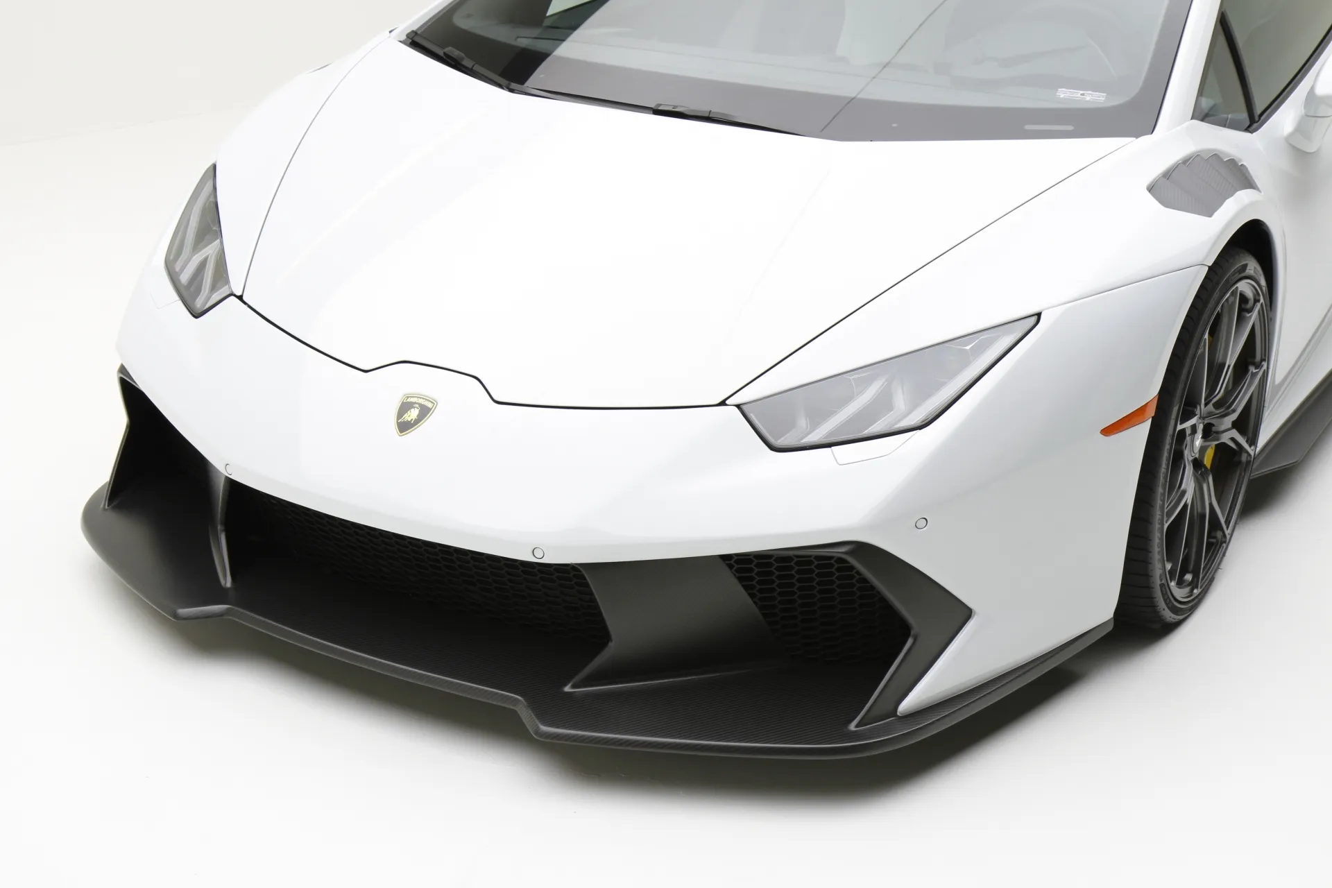 Vorsteiner Nero body kit for Lamborghini Huracan Novara