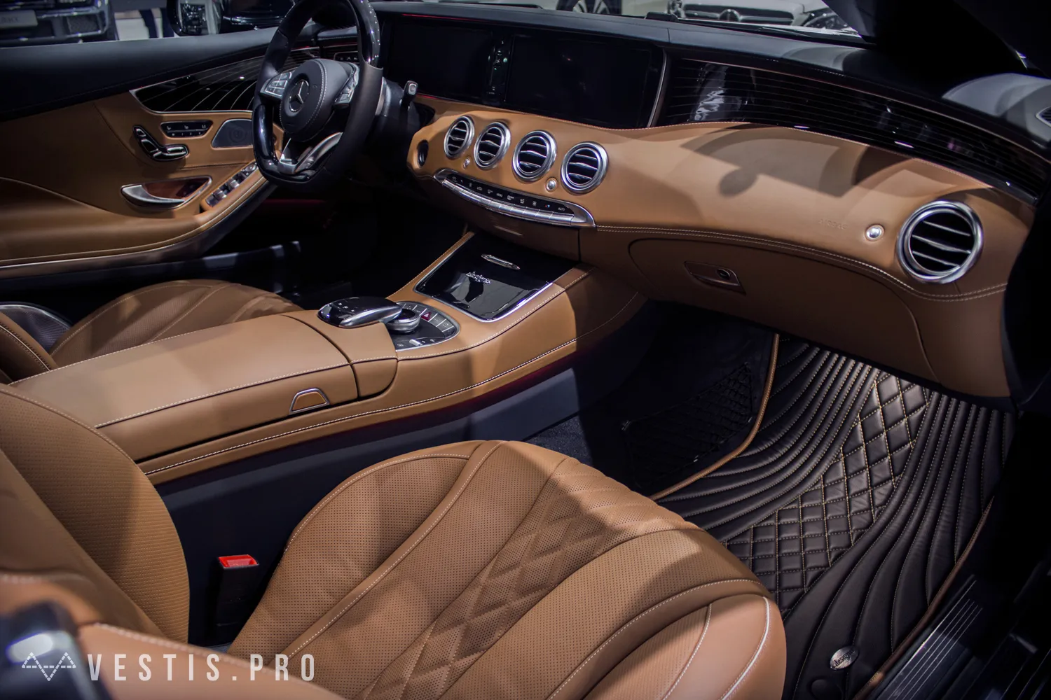Rugs from eco-leather Vestis for Mercedes