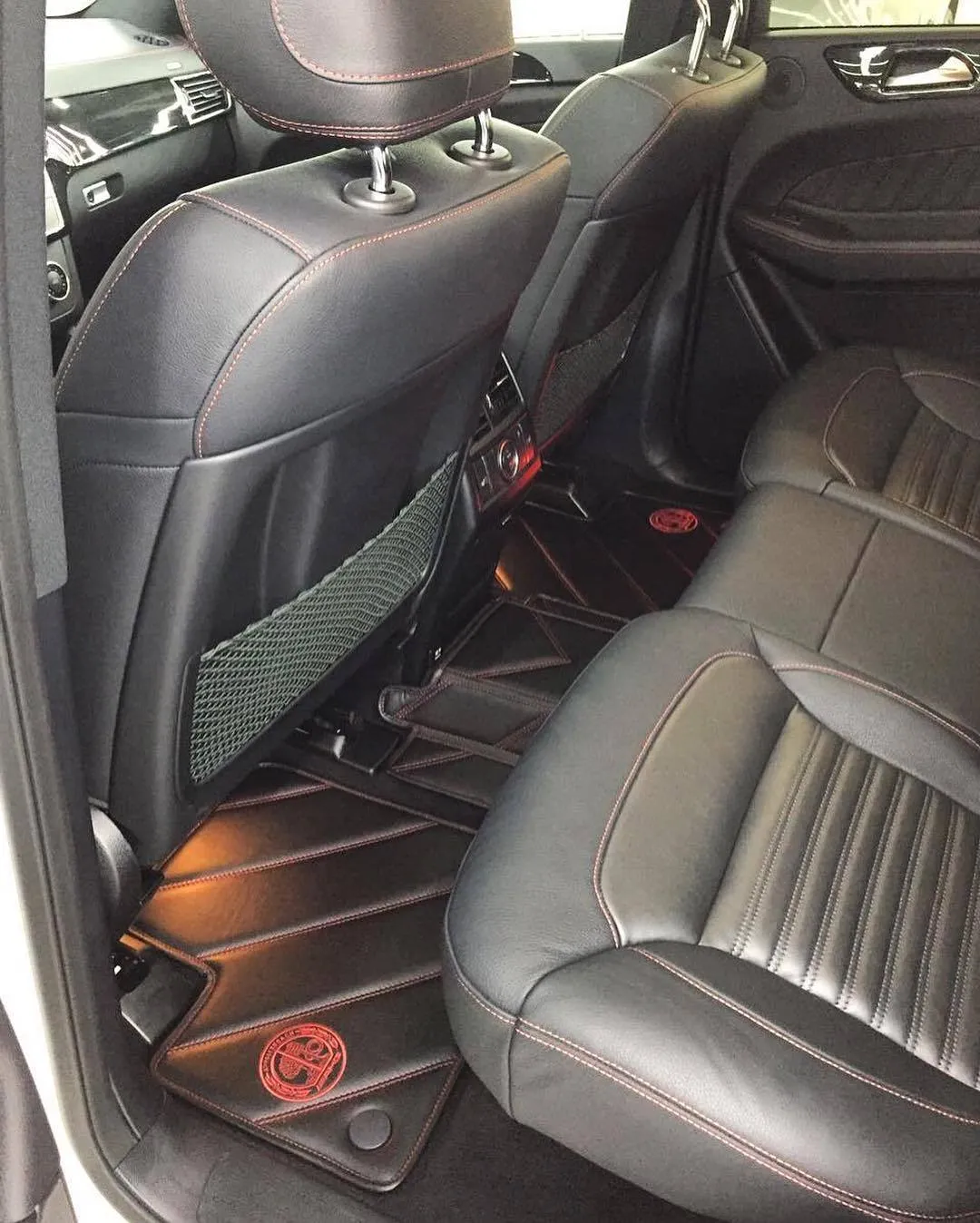 Rugs from eco-leather Vestis for Mercedes
